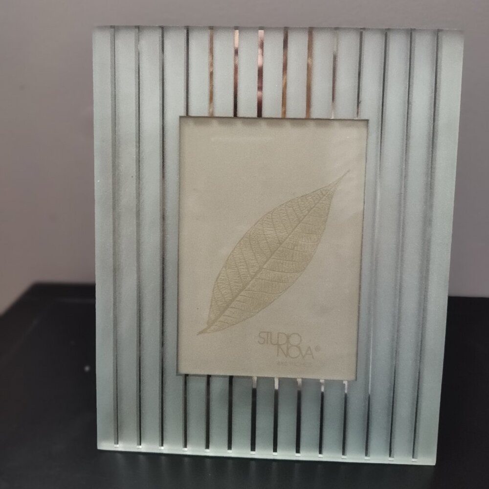 Studio Nova Striped Mirrored Frame, 4x6 (NIB)